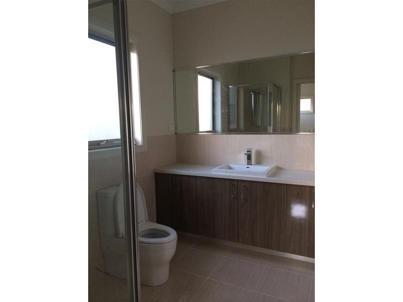 40 Burford Way, Cranbourne North VIC 3977