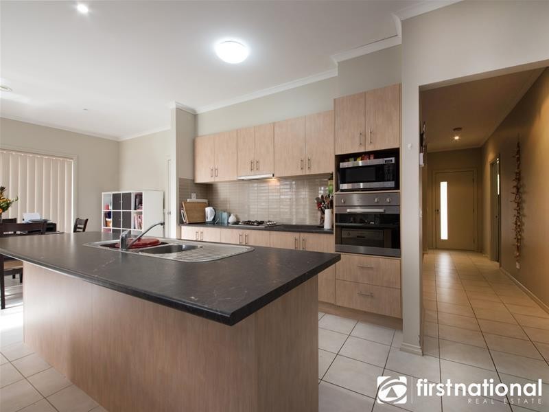 46 Thunderbolt Drive, Cranbourne East VIC 3977