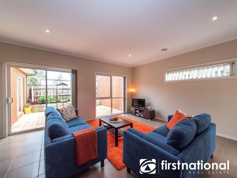 2/84 Sweeney Drive, Narre Warren VIC 3805