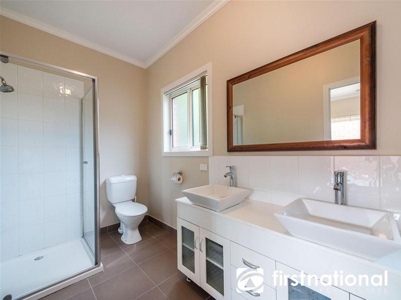 2/84 Sweeney Drive, Narre Warren VIC 3805