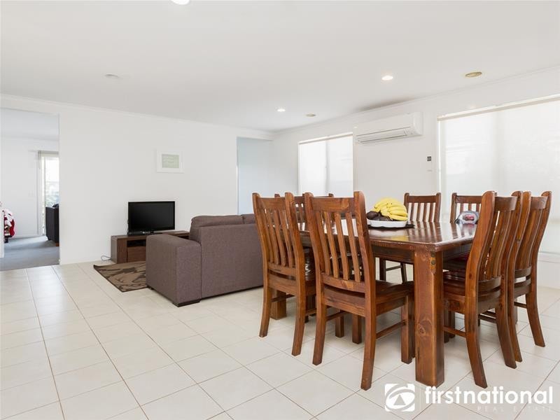 37 Scarlet Crescent, Pakenham VIC 3810