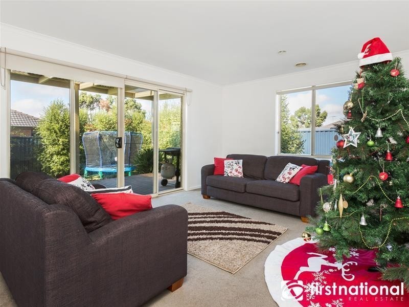 37 Scarlet Crescent, Pakenham VIC 3810