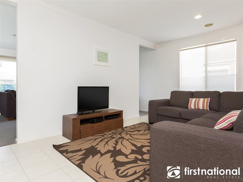 37 Scarlet Crescent, Pakenham VIC 3810