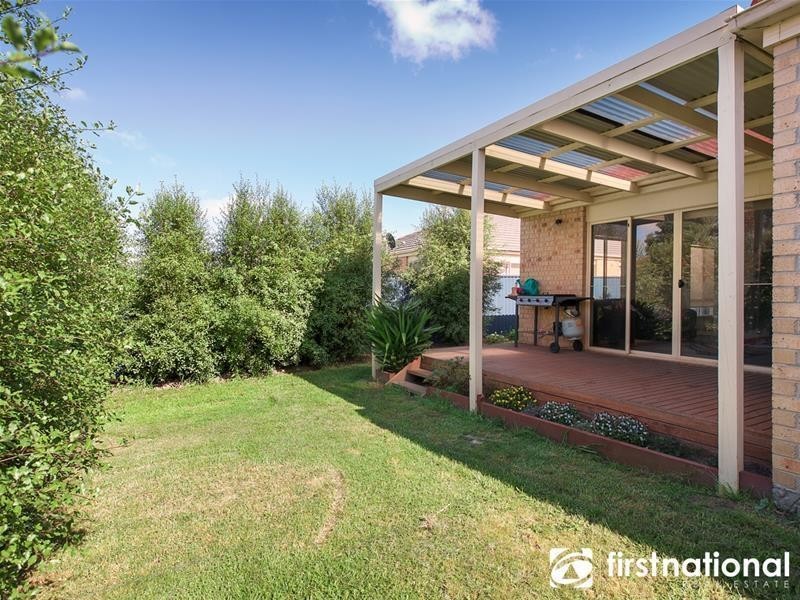 37 Scarlet Crescent, Pakenham VIC 3810