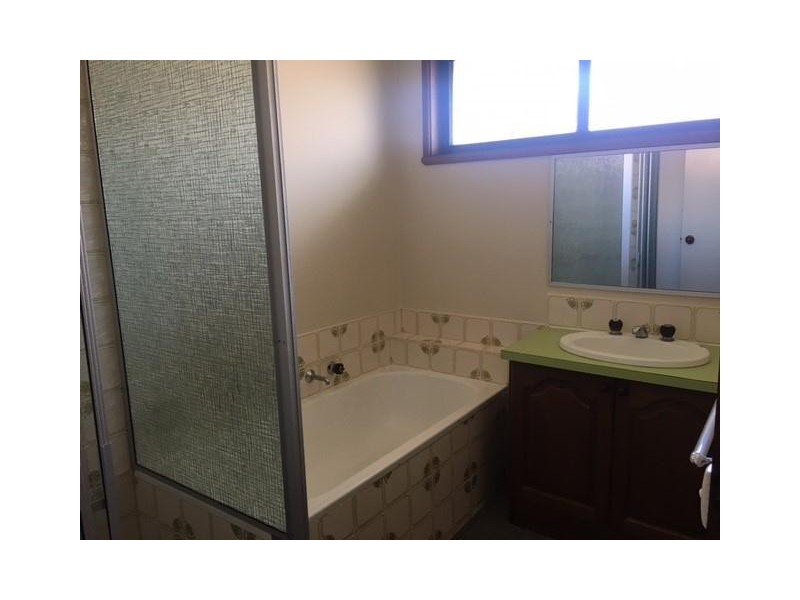 2/83 Princes Highway, Beaconsfield VIC 3807