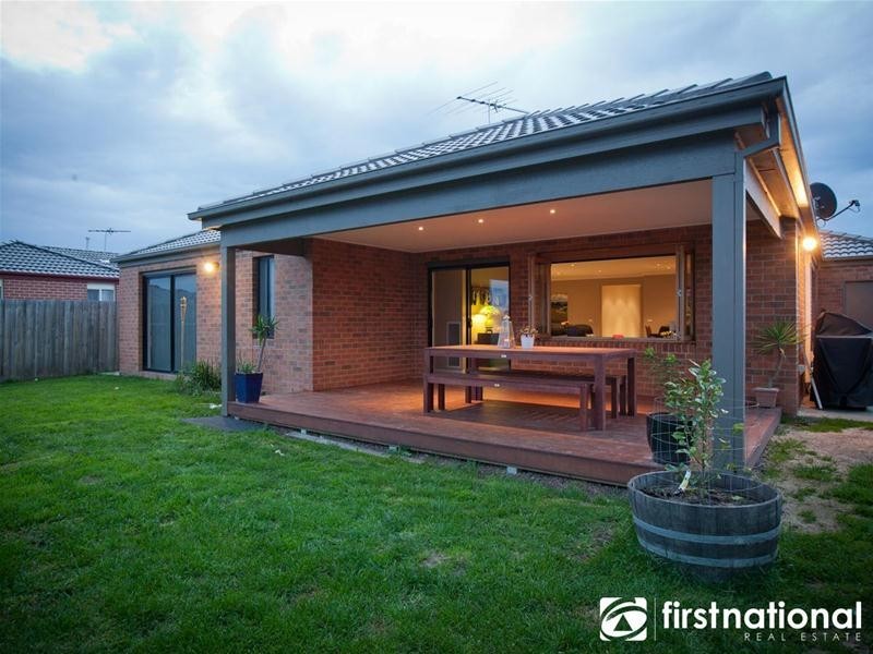 15 Webster Way, Pakenham VIC 3810