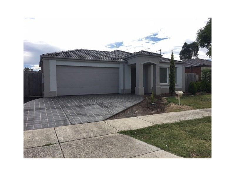 17 Sing Crescent, Berwick VIC 3806