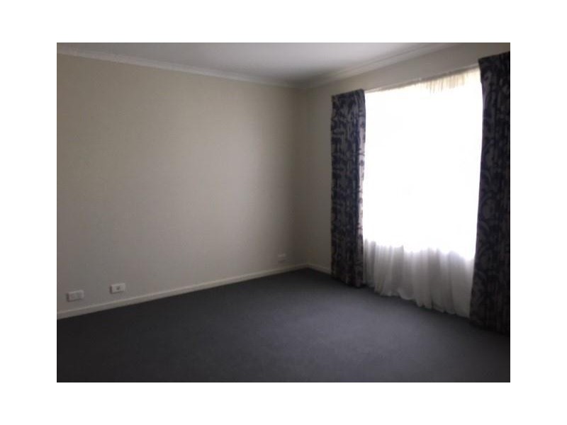 17 Sing Crescent, Berwick VIC 3806