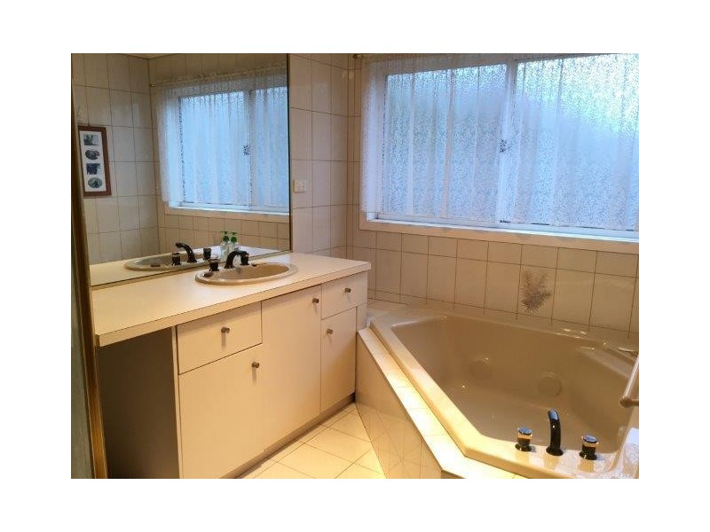 66 Willslie Crescent, Berwick VIC 3806