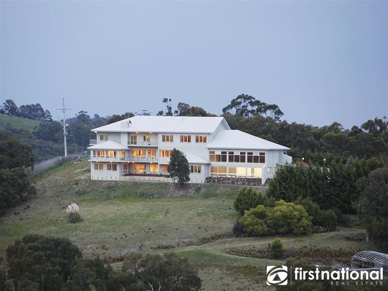 195 Yackatoon Road, Beaconsfield Upper VIC 3808