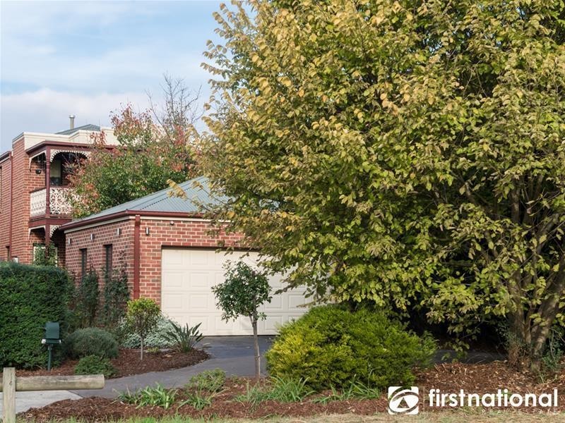 12 Zena  Place, Berwick VIC 3806