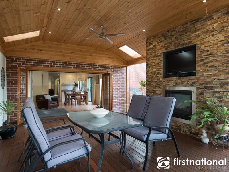 12 Zena  Place, Berwick VIC 3806