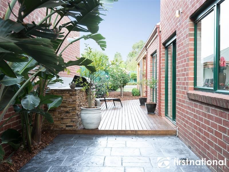 12 Zena  Place, Berwick VIC 3806