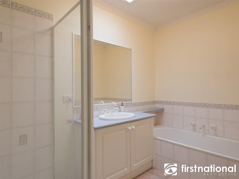 12 Zena  Place, Berwick VIC 3806