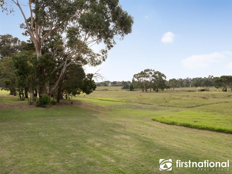 12 Zena  Place, Berwick VIC 3806