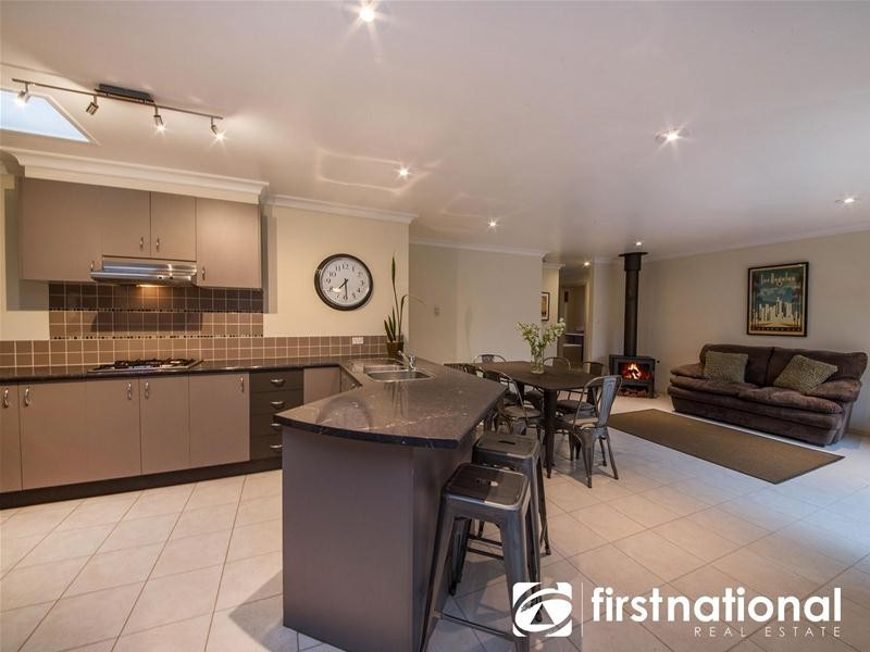 40 Fieldstone Boulevard, Beaconsfield VIC 3807