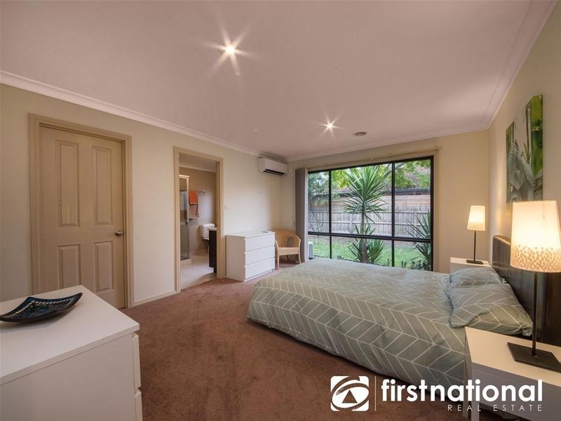 40 Fieldstone Boulevard, Beaconsfield VIC 3807