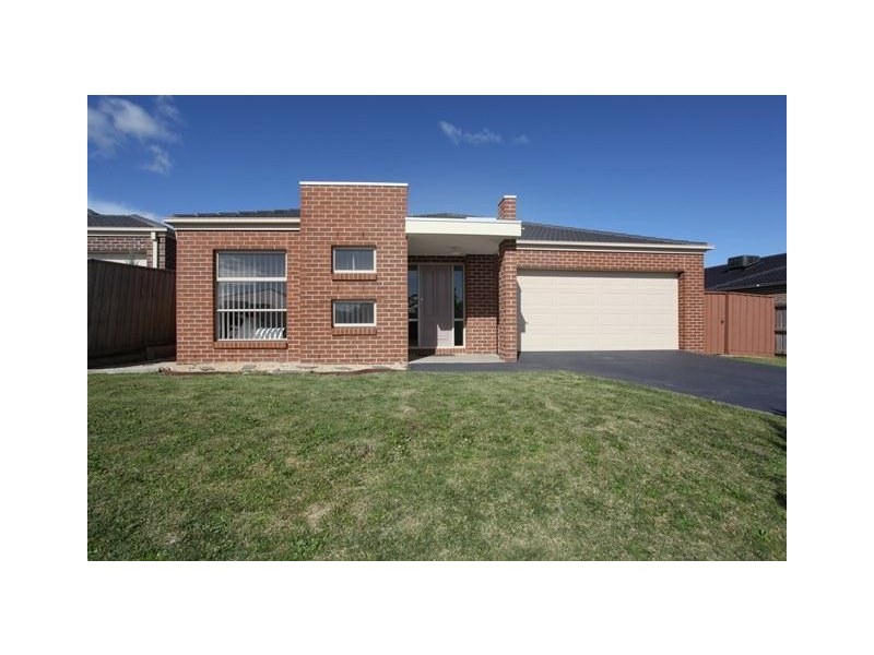 24 Bernly Boulevard, Berwick VIC 3806