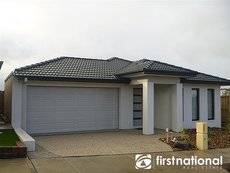 11 Anvil Way, Clyde North VIC 3978