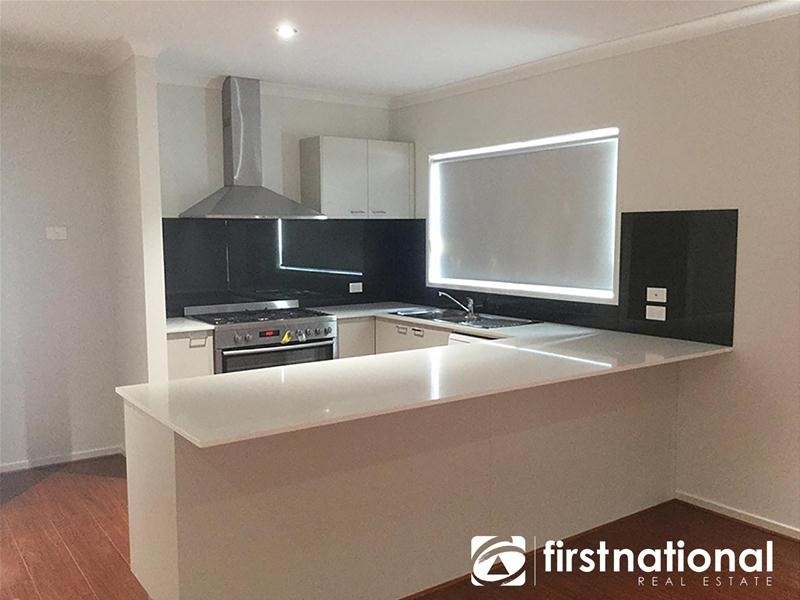 11 Anvil Way, Clyde North VIC 3978