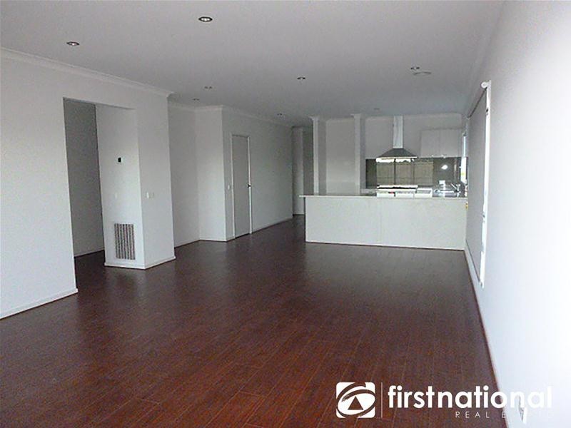 11 Anvil Way, Clyde North VIC 3978