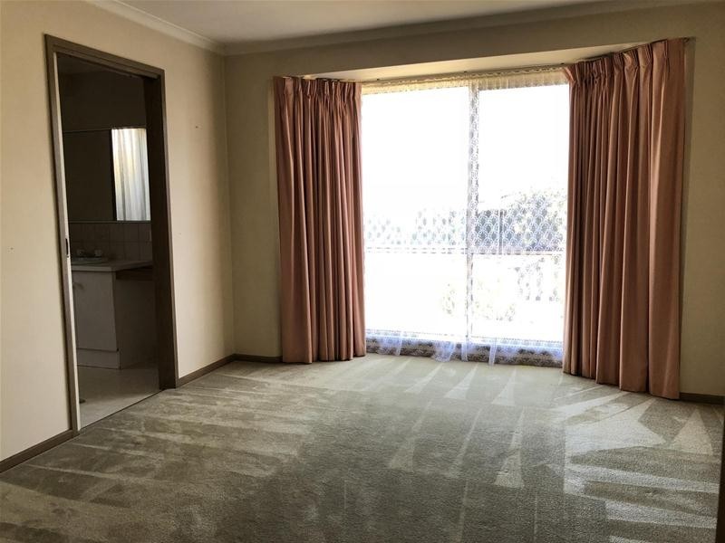 4 Malanda Court, Berwick VIC 3806