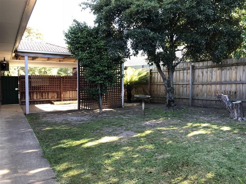 4 Malanda Court, Berwick VIC 3806