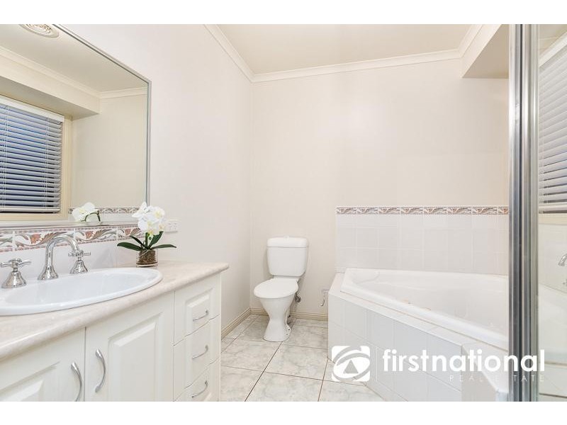 9 Tasman Way, Pakenham VIC 3810