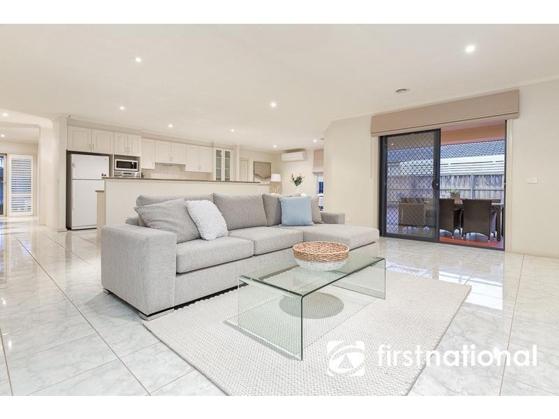9 Tasman Way, Pakenham VIC 3810