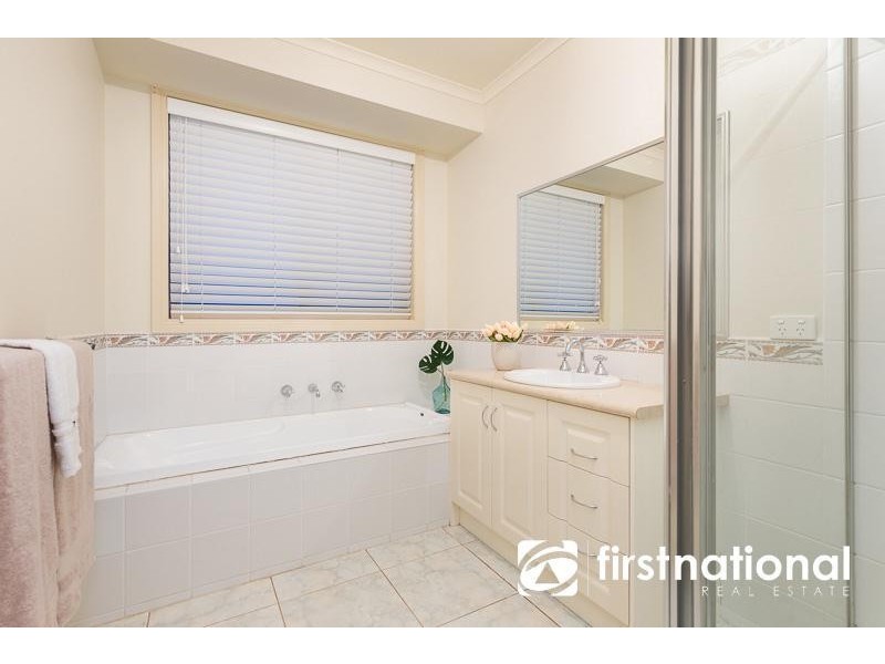 9 Tasman Way, Pakenham VIC 3810