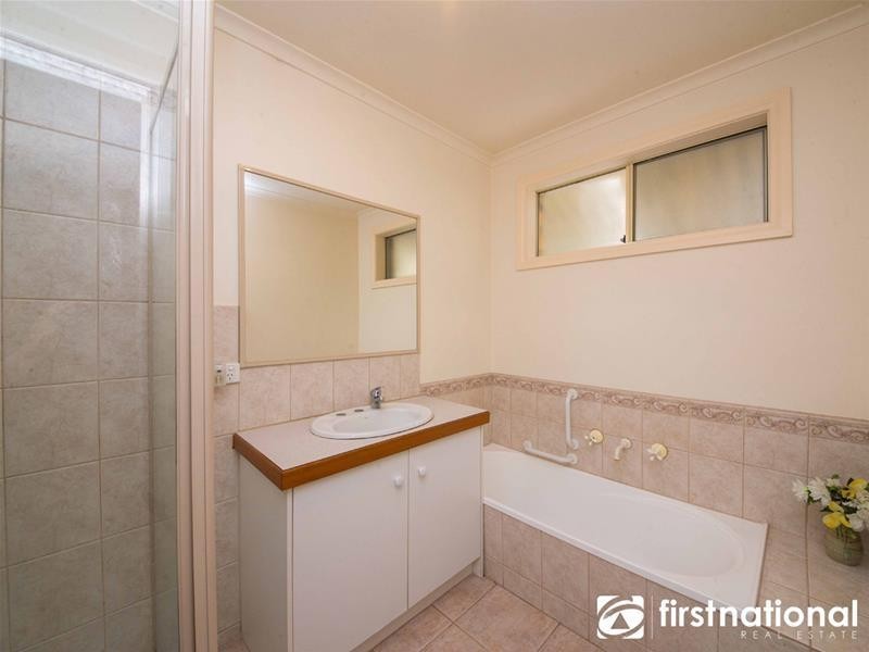 1/12 Henty Street, Pakenham VIC 3810