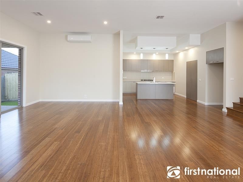 1-2/42 Buchanan Road, Berwick VIC 3806