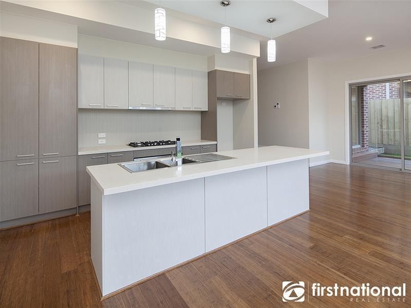 1-2/42 Buchanan Road, Berwick VIC 3806