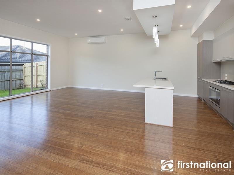 1-2/42 Buchanan Road, Berwick VIC 3806