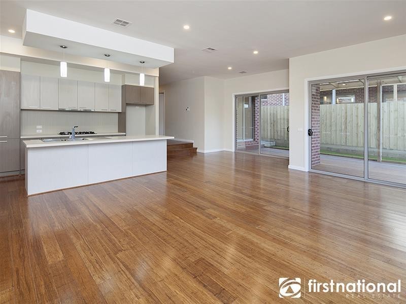 1-2/42 Buchanan Road, Berwick VIC 3806