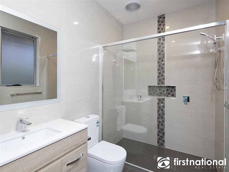 1-2/42 Buchanan Road, Berwick VIC 3806