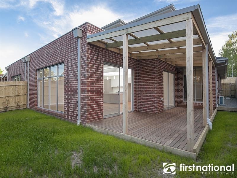 1-2/42 Buchanan Road, Berwick VIC 3806