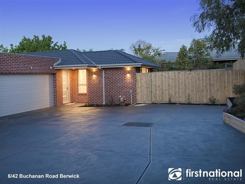 1-2/42 Buchanan Road, Berwick VIC 3806