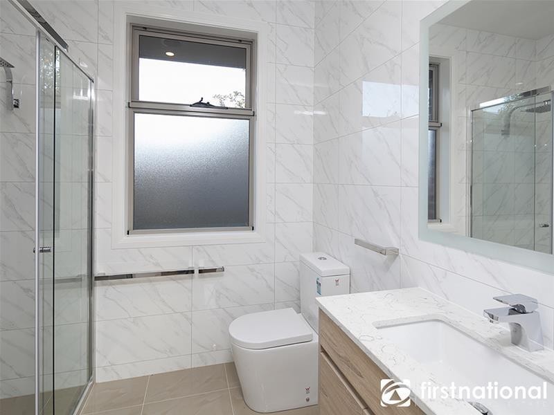 1-2/42 Buchanan Road, Berwick VIC 3806