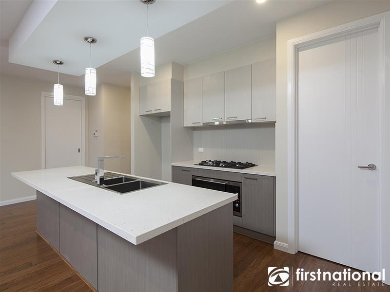 1-2/42 Buchanan Road, Berwick VIC 3806