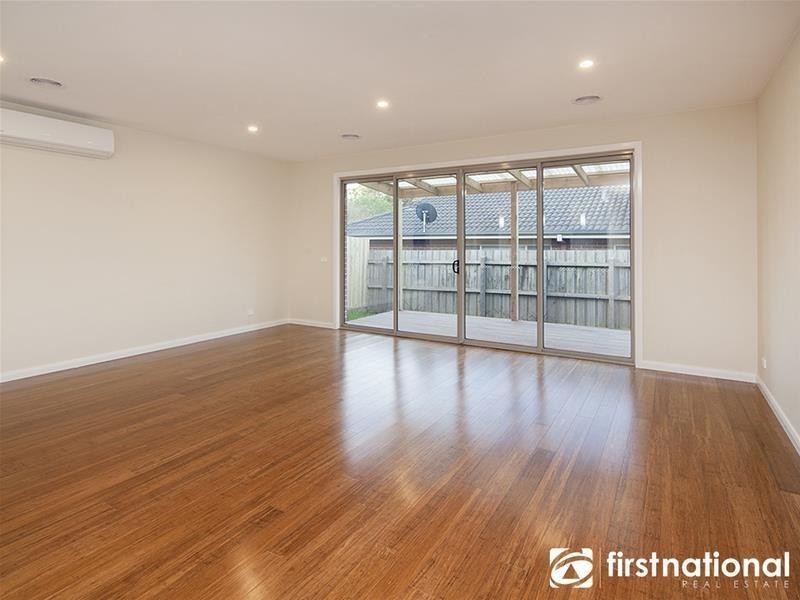 1-2/42 Buchanan Road, Berwick VIC 3806