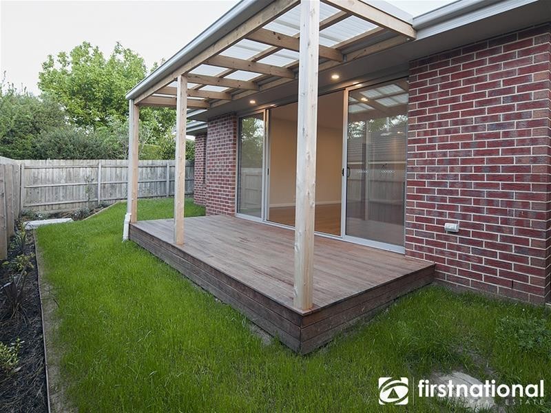 1-2/42 Buchanan Road, Berwick VIC 3806