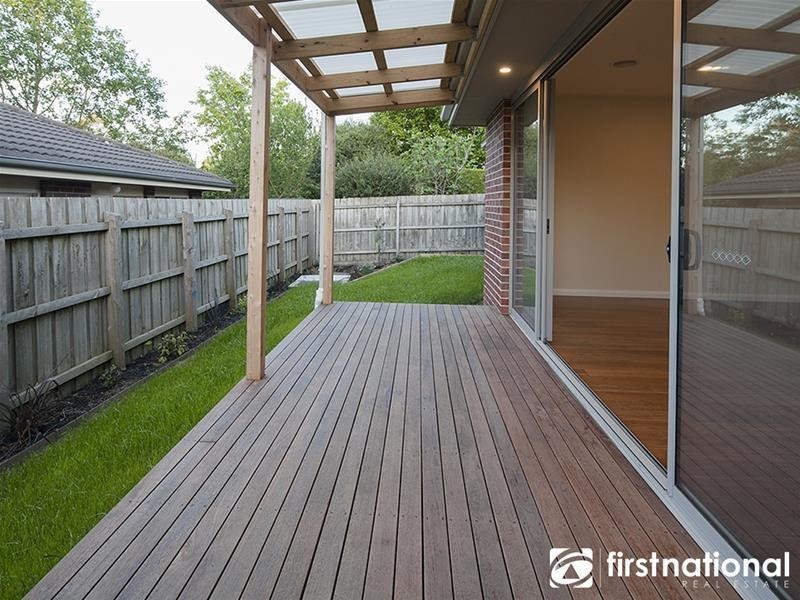 1-2/42 Buchanan Road, Berwick VIC 3806