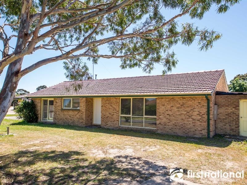 12 Harness Place, Pakenham VIC 3810