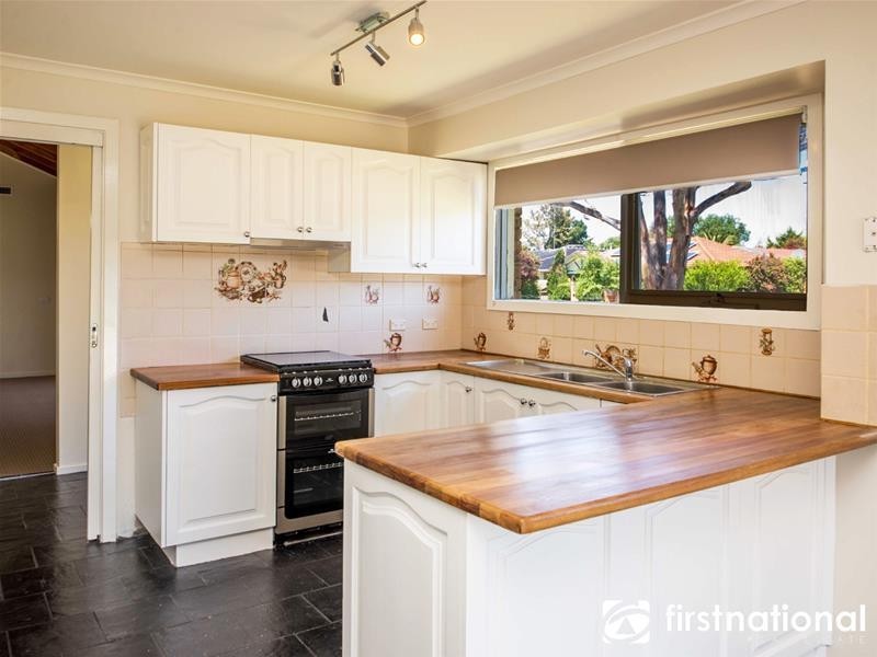 12 Harness Place, Pakenham VIC 3810