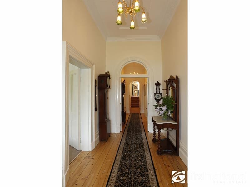 3 Burr Hill Court, Berwick VIC 3806