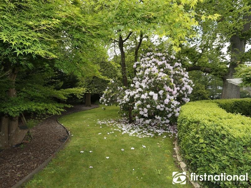 3 Burr Hill Court, Berwick VIC 3806