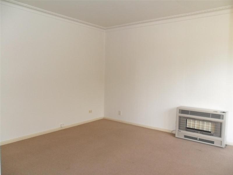 9/9 Gloucester Avenue, Berwick VIC 3806