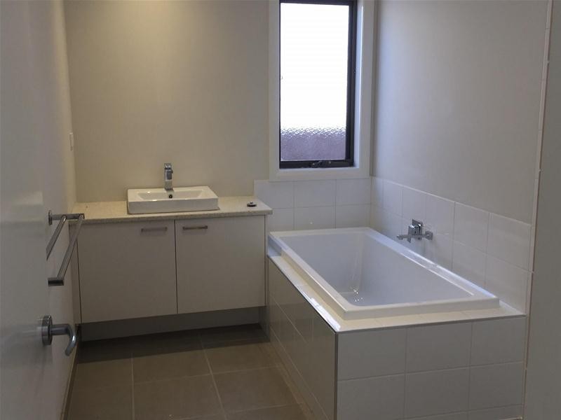 241 (Lot 3) Pink Hill Boulevard, Officer VIC 3809