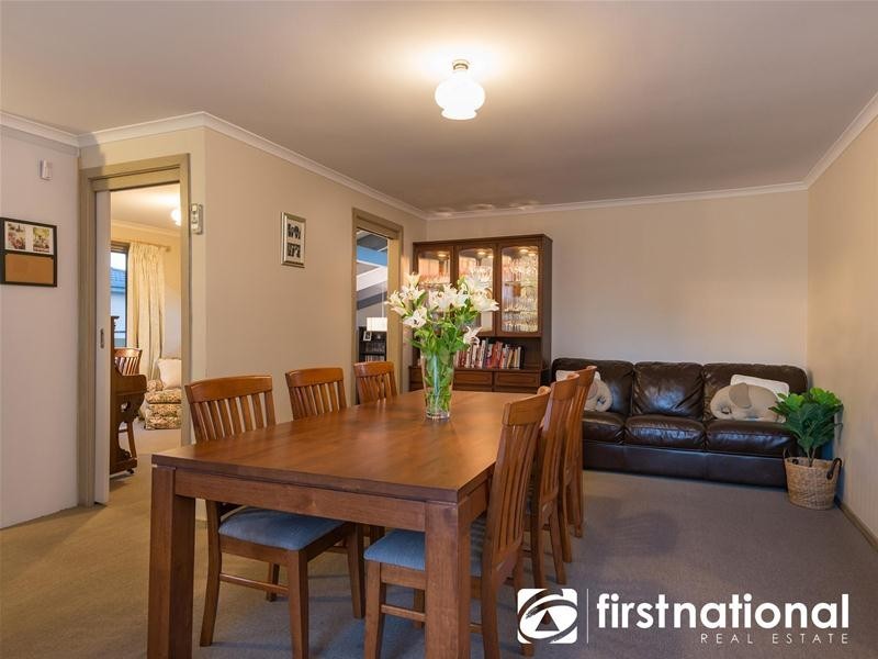 27 Telford  Drive, Berwick VIC 3806